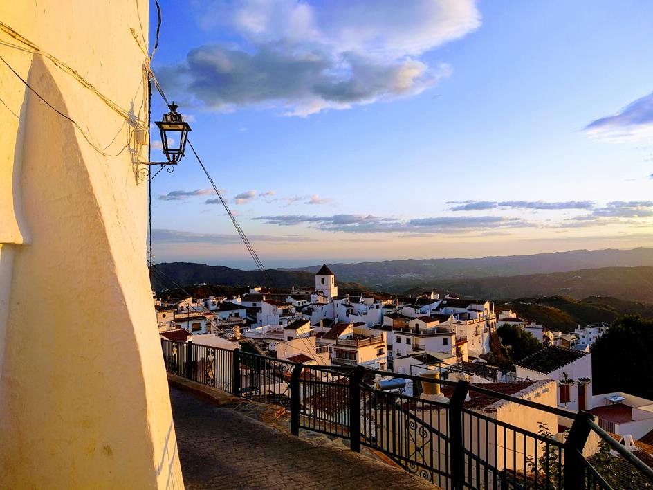 Image of view over Canillas towards the sea